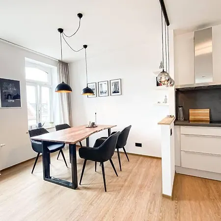 Apartament Luxus-apartment In Mit Privat-parkplatz
