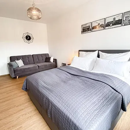 Apartament Luxus-apartment In Mit Privat-parkplatz